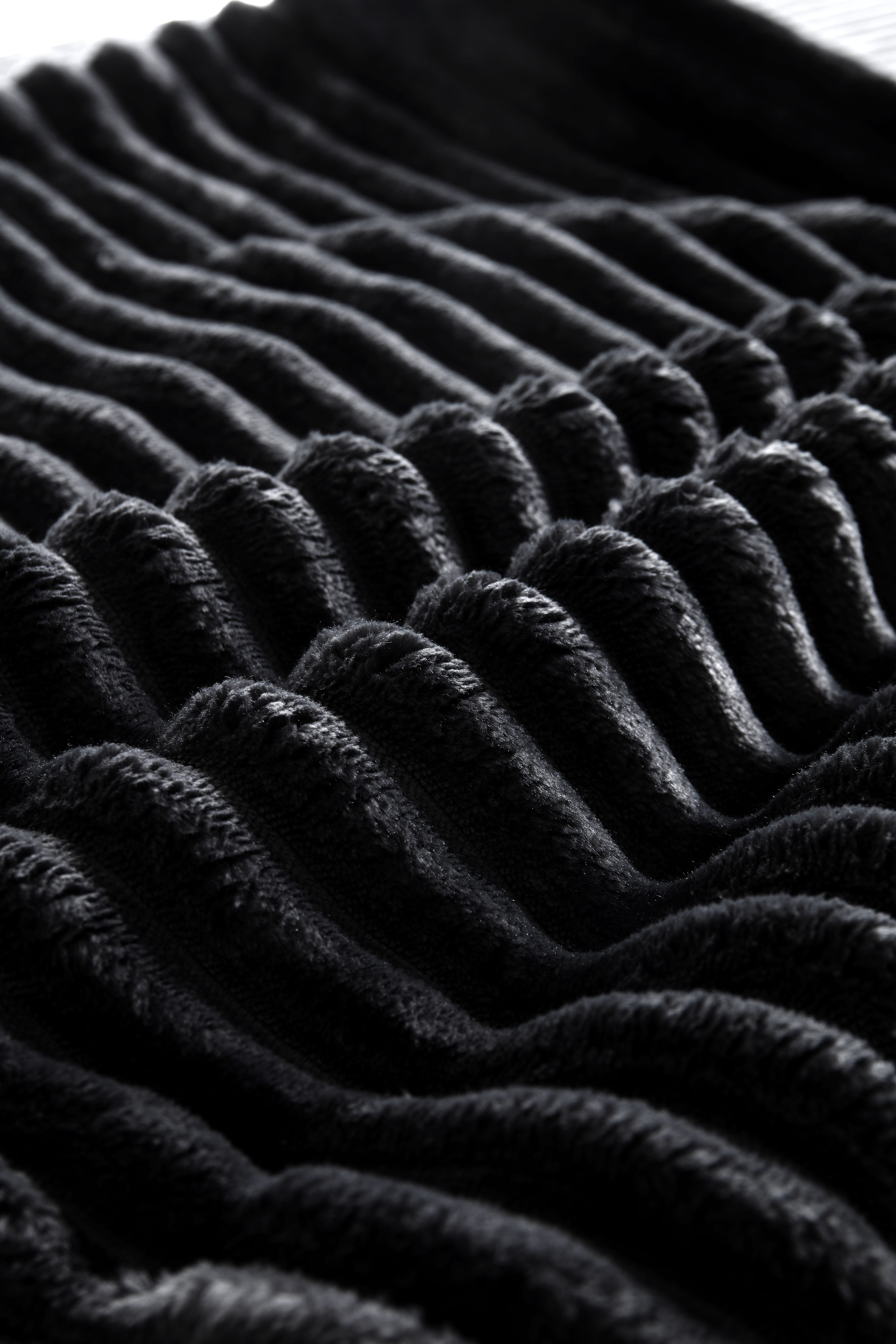 OTTOMAN-PLUSH-BLACK-It Can Be Used As A Coffee Table, A Footstool, Paired With An L-shaped Sofa, Or For Main Living Room Use._maomaolike.com